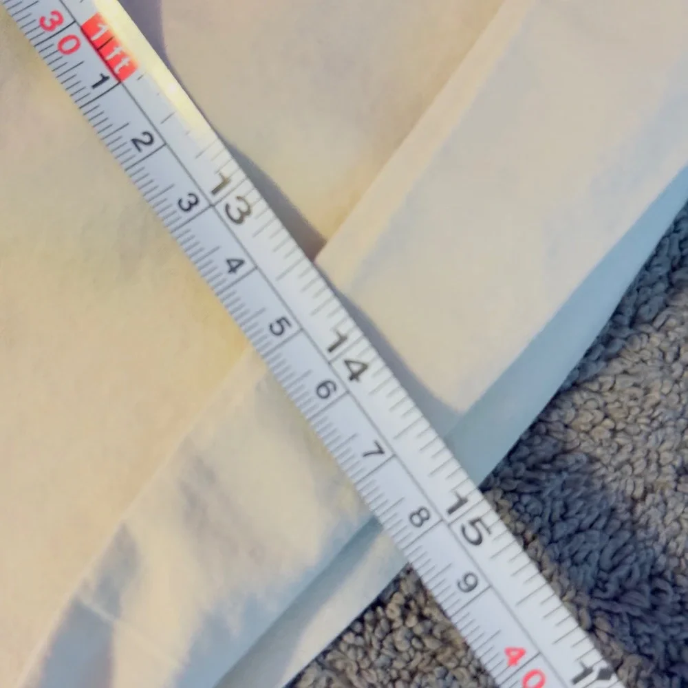 272 | New York & Company Women 12 Cotton Cuffed Chino Shorts Cream‎